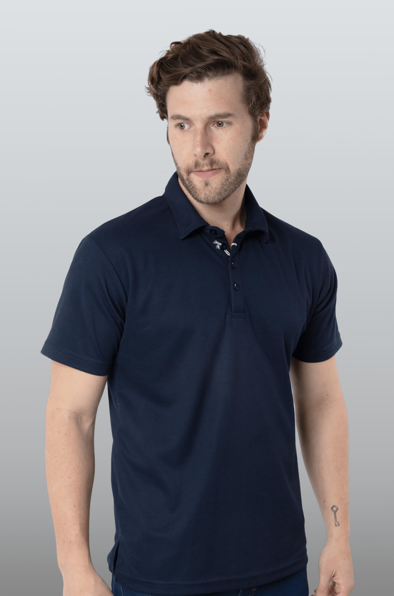 PLAYERA POLO HILOS DE PET PAMPLONA HOMBRE #Color_Azul Marino
