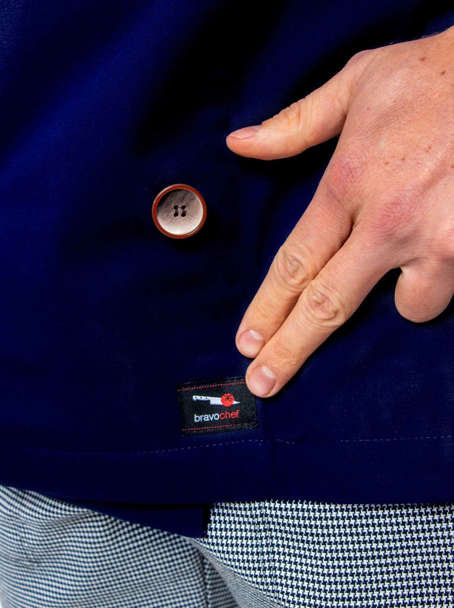 FILIPINA EJECUTIVA CHEF CORTE REGULAR LYON HOMBRE