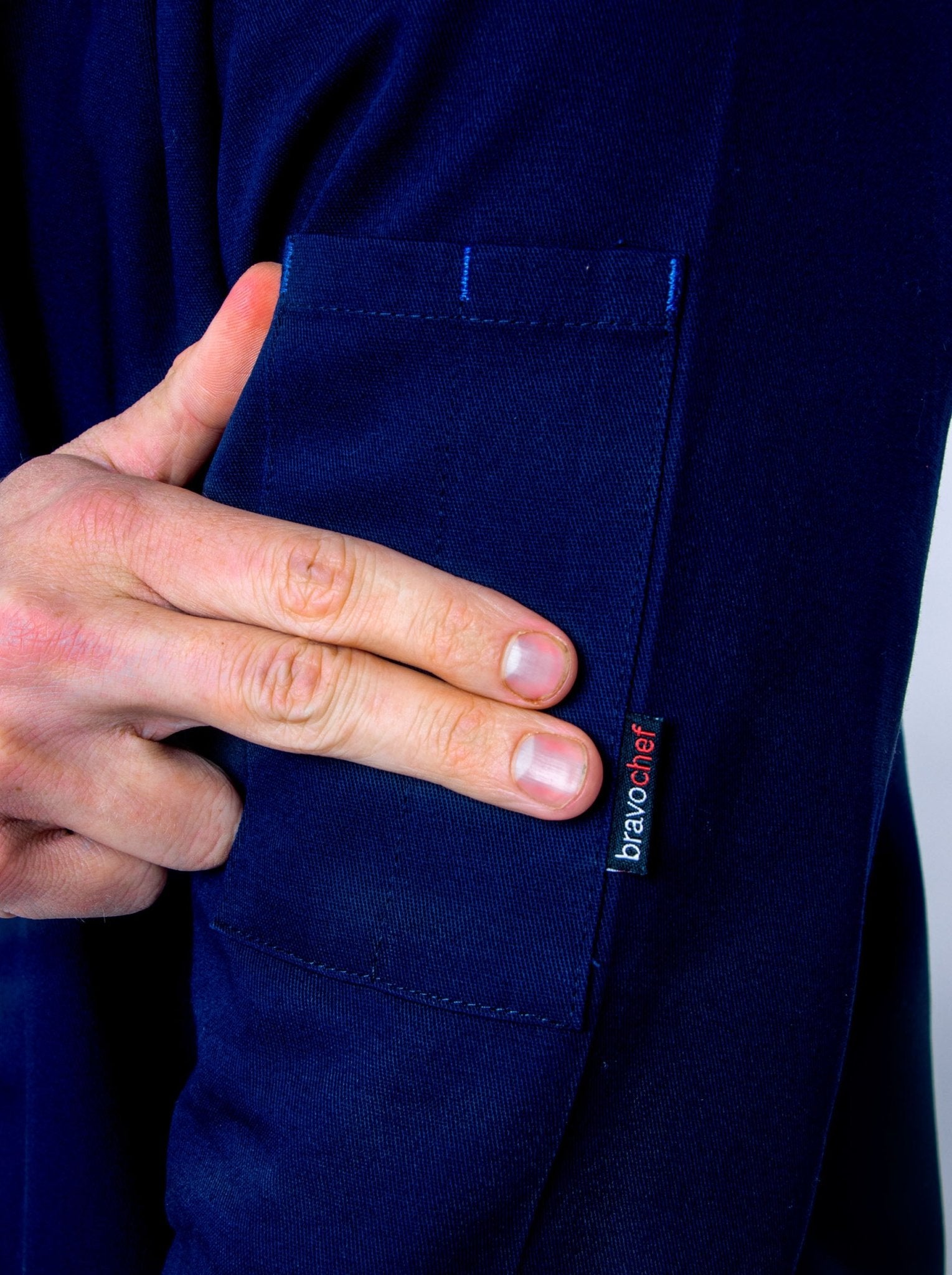 FILIPINA EJECUTIVA CHEF CORTE REGULAR LYON HOMBRE