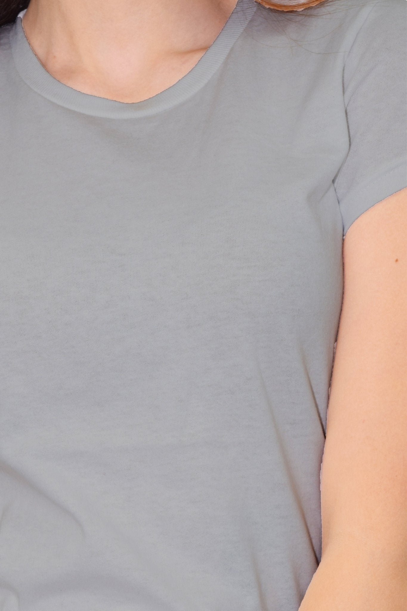 PLAYERA CUELLO REDONDO MALIBÚ MUJER #Color_Gris